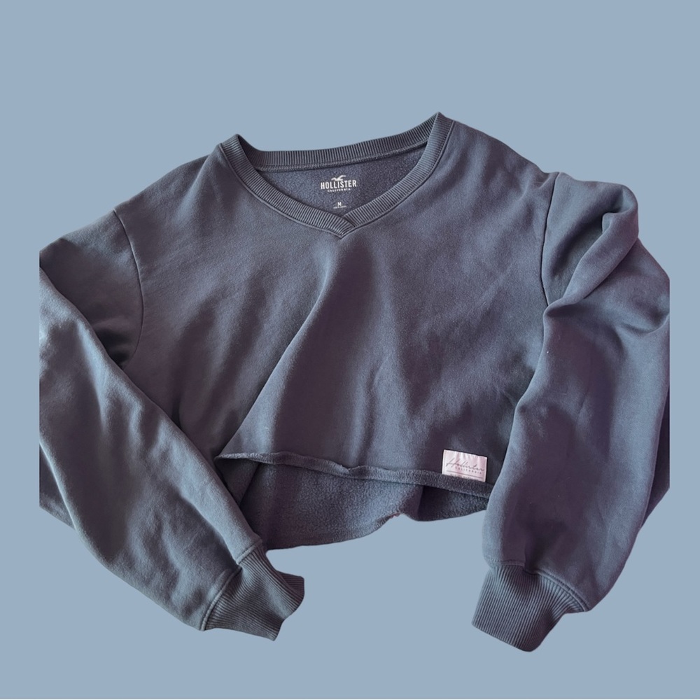 Hollister | comfy cropped v crew neck sweater
